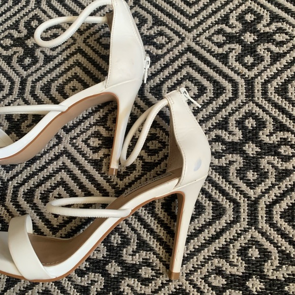 EUC STEVE MADDEN CLASSIC STILETTO PUMPS - Picture 4 of 4